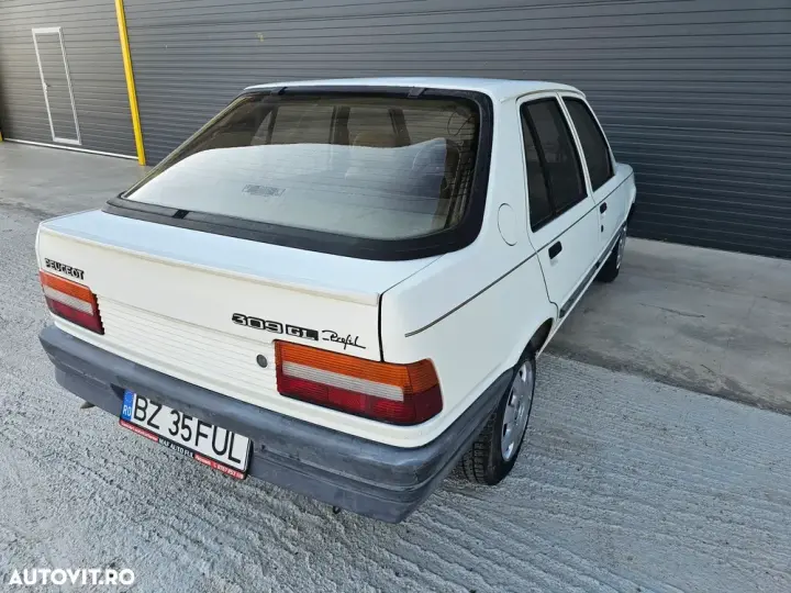 Peugeot 309