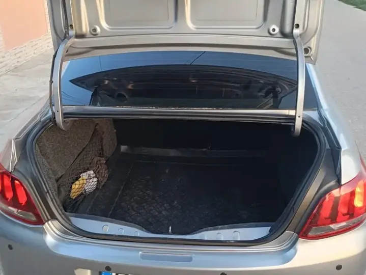 Peugeot 301