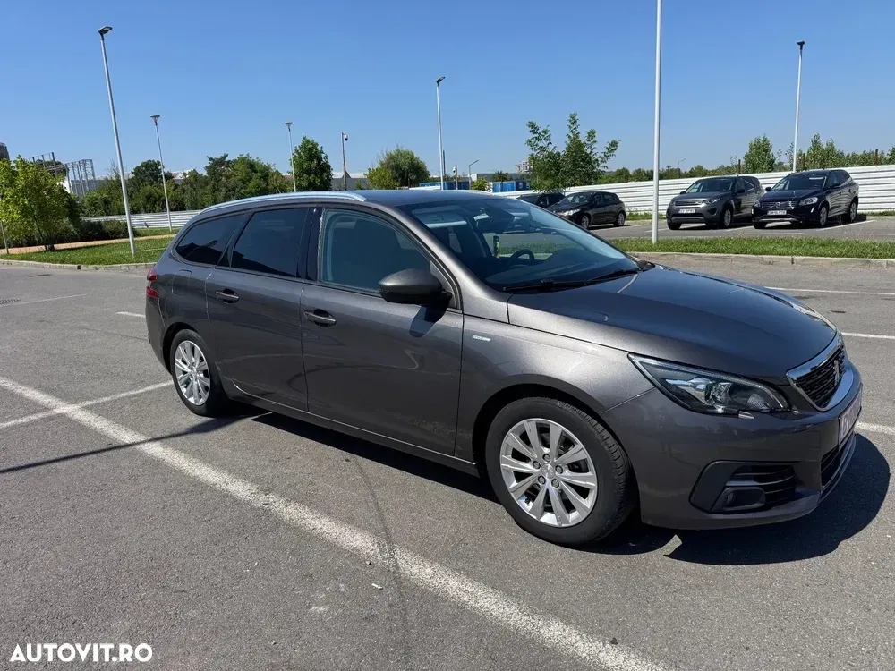 Peugeot 308 II 1.2 L PureTech Turbo Allure — imagine 2
