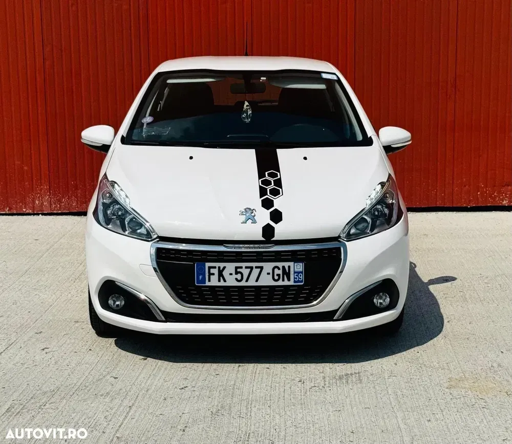 Peugeot 208 I PureTech 82 Start & Stop Allure — imagine 3