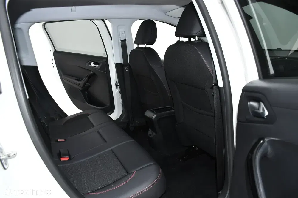 Peugeot 2008 I PureTech 110 Stop&Start EAT6 GT-Line Edition — imagine 6