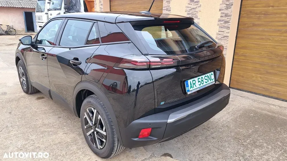 Peugeot 2008 II 136 Active — imagine 2