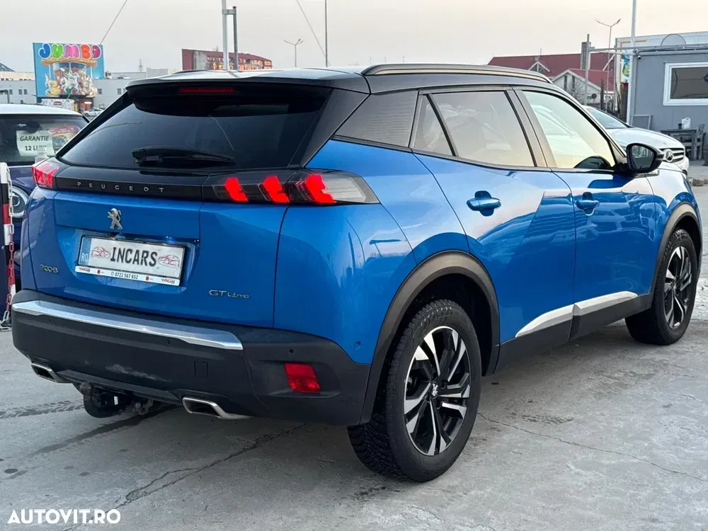 Peugeot 2008 II PureTech 130 EAT8 GT Exclusive — imagine 5