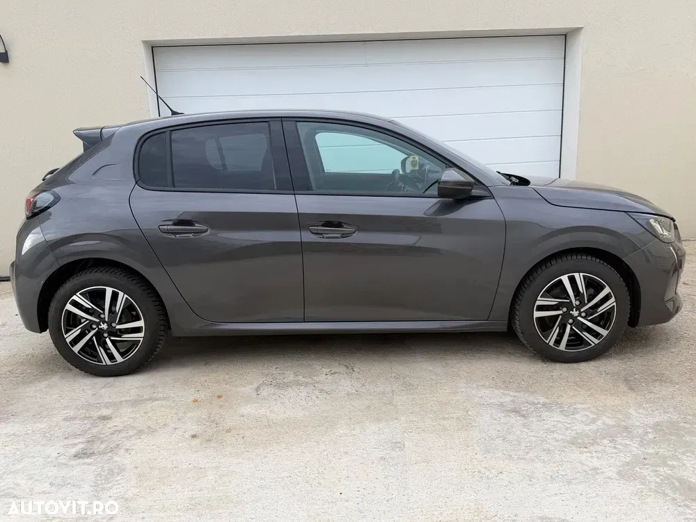 Peugeot 208 II PureTech 130 EAT8 GT Pack — imagine 4
