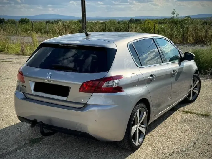 Peugeot 308 II