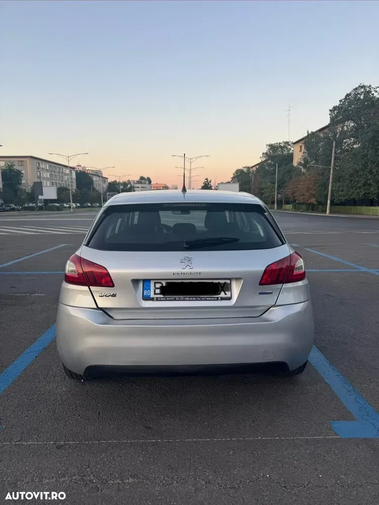 Peugeot 308 II 1.2 L PureTech Turbo Active — imagine 4