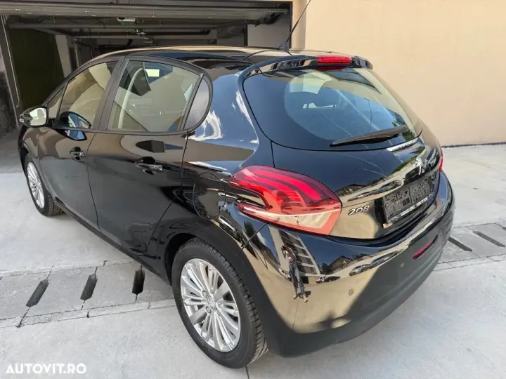 Peugeot 208 I 82 PureTech Style