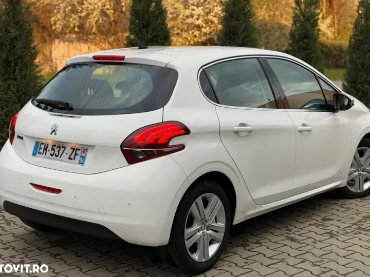 Peugeot 208 I Blue-HDi 100 Stop&Start Allure