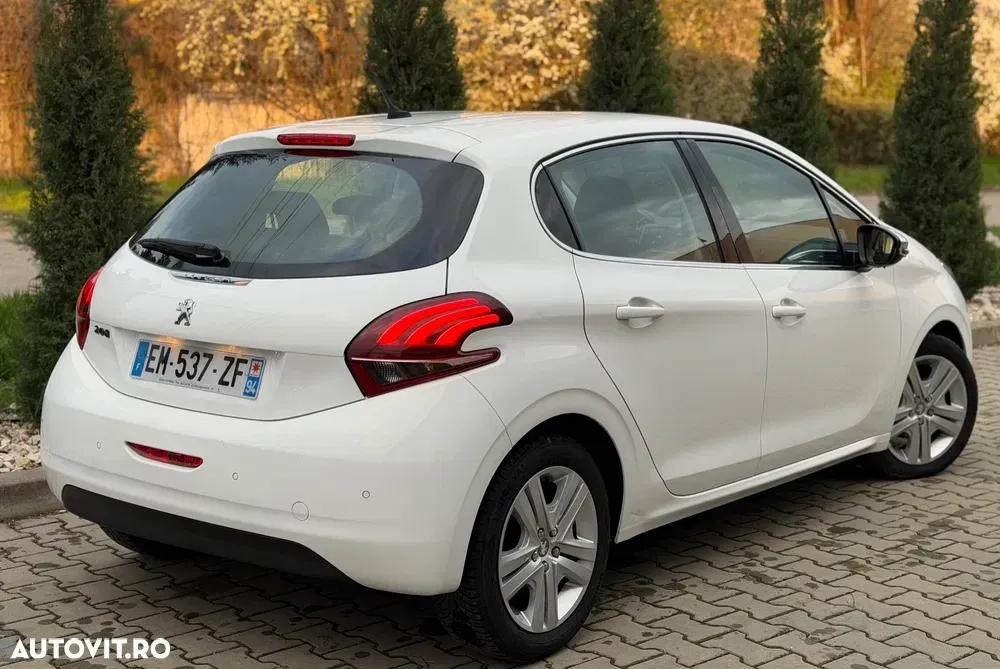 Peugeot 208 I Blue-HDi 100 Stop&Start Allure — imagine 5