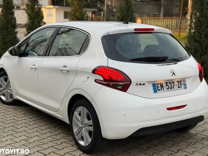 Peugeot 208 I Blue-HDi 100 Stop&Start Allure