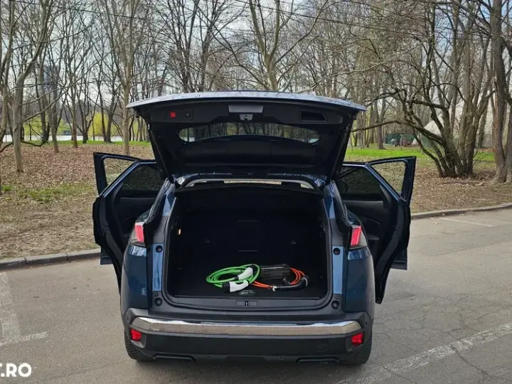 Peugeot 3008 II PHEV 300 EAT8 4X4 Allure Pack