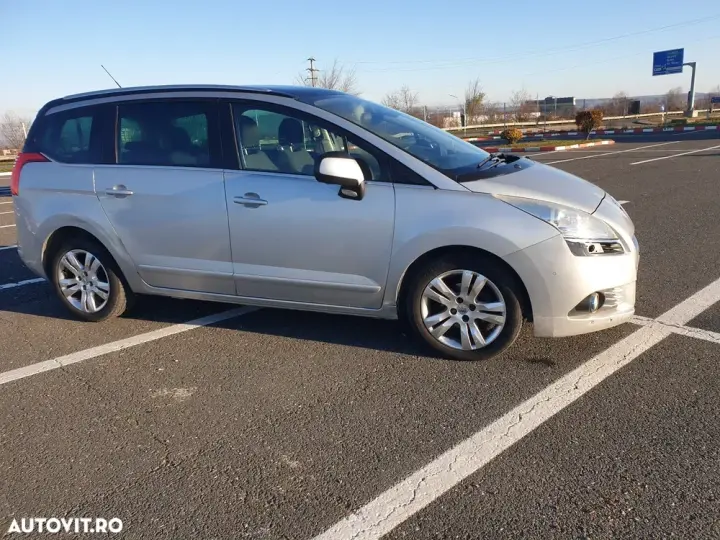Peugeot 5008 I