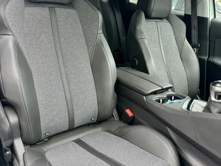 Peugeot 3008 II