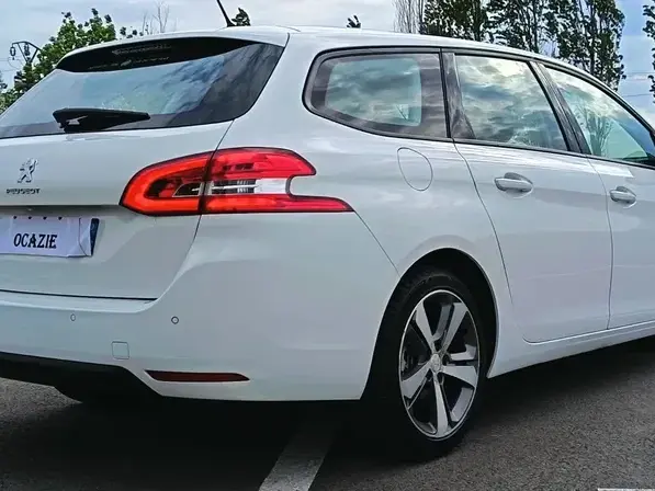 Peugeot 308 II 1.6 e-HDI FAP STT Allure