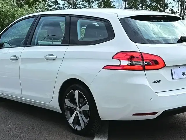 Peugeot 308 II 1.6 e-HDI FAP STT Allure