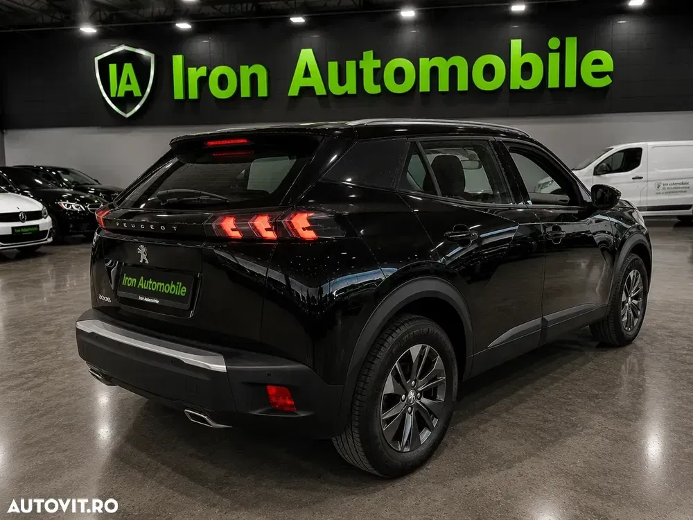 Peugeot 2008 II PureTech 130 EAT8 Allure — imagine 6