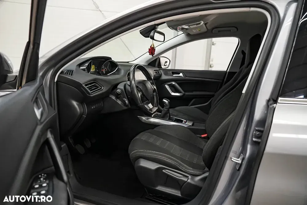 Peugeot 308 III PureTech 110 Stop & Start Style — imagine 6