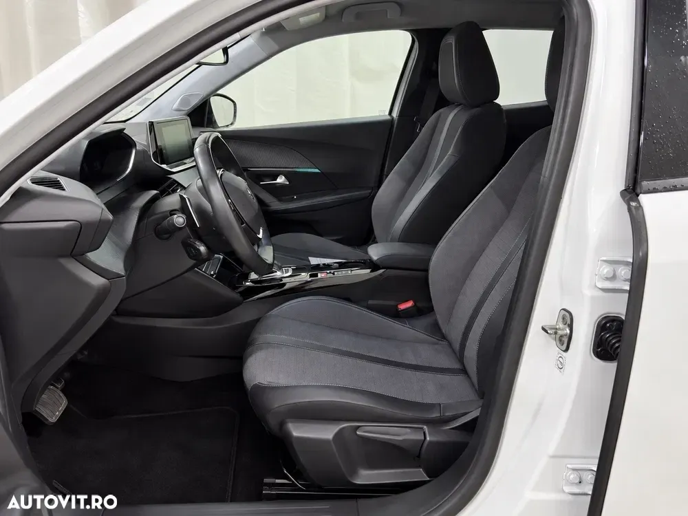Peugeot 2008 II PureTech 130 EAT8 Allure Pack — imagine 5