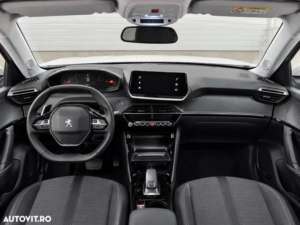 Peugeot 2008 II PureTech 130 EAT8 Allure Pack — imagine 3