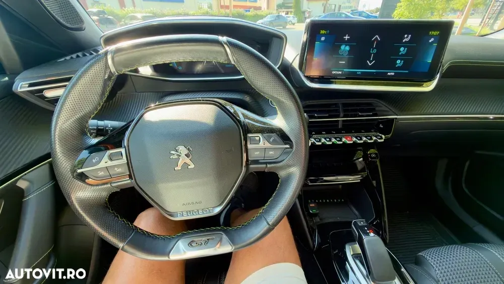 Peugeot 2008 II e-2008 GT — imagine 6