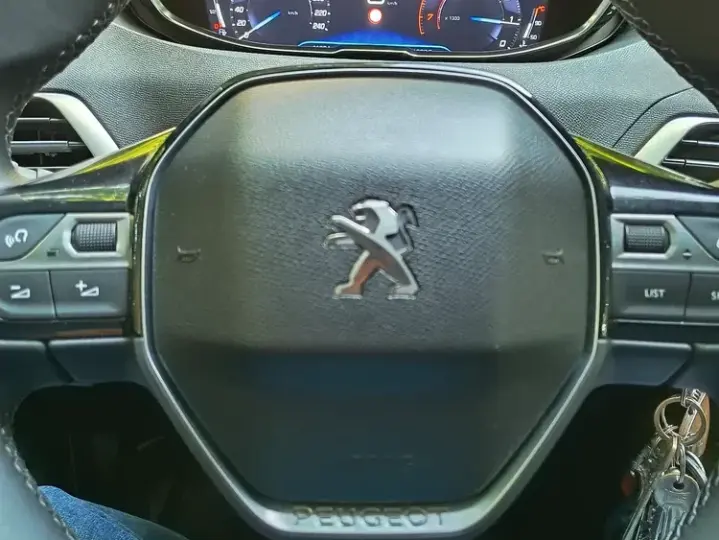 Peugeot 3008 1.2 PureTech Turbo S&S Allure