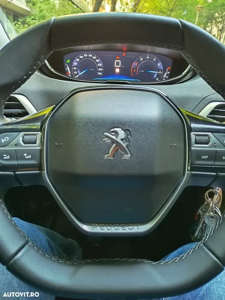 Peugeot 3008 1.2 PureTech Turbo S&S Allure — imagine 2