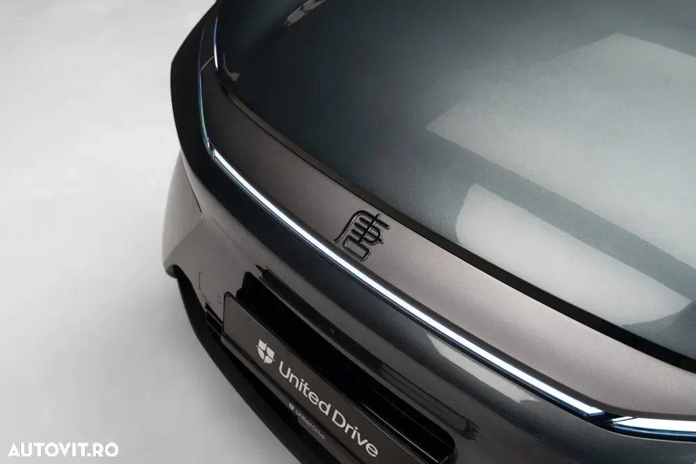 BYD Tang L — imagine 6