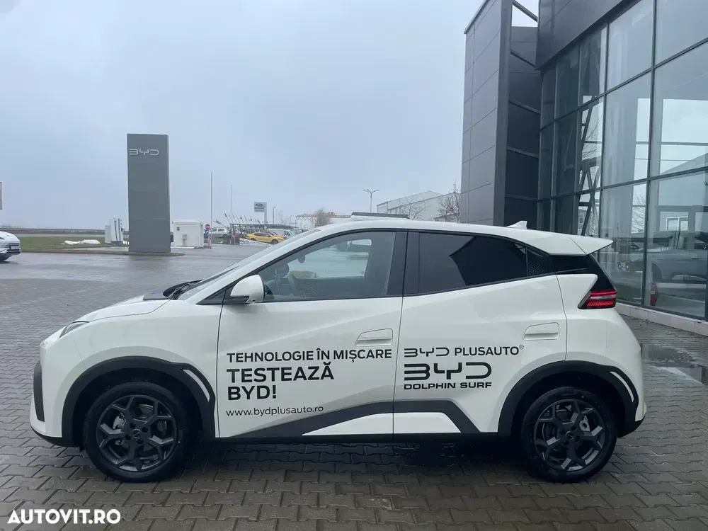 BYD Dolphin — imagine 3