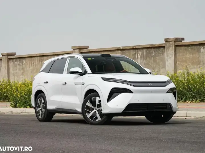 BYD Tang L