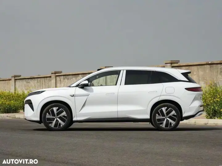 BYD Tang L
