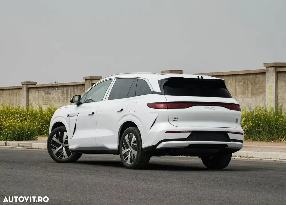 BYD Tang L — imagine 4