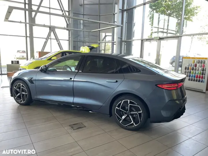 BYD Seal 82.5 kWh RWD Design