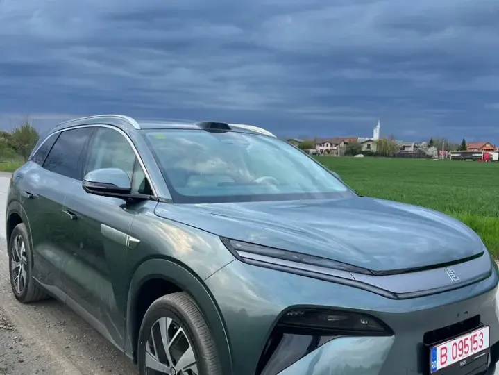 BYD Tang L