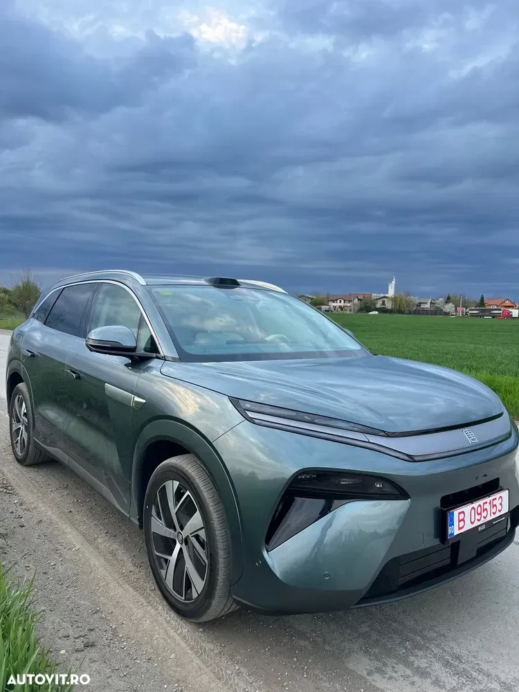 BYD Tang L — imagine 4