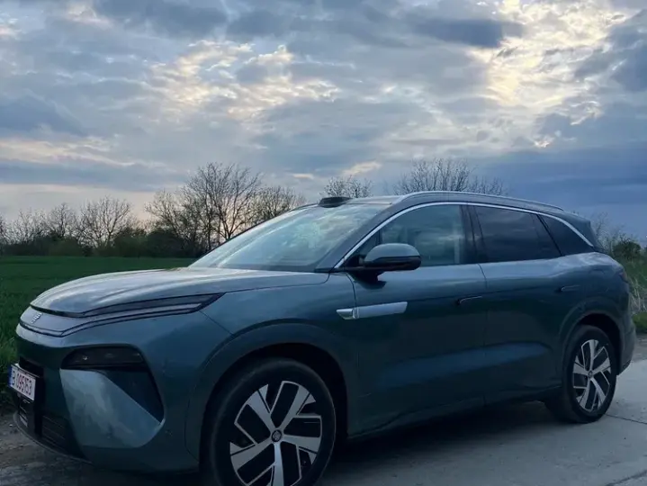 BYD Tang L