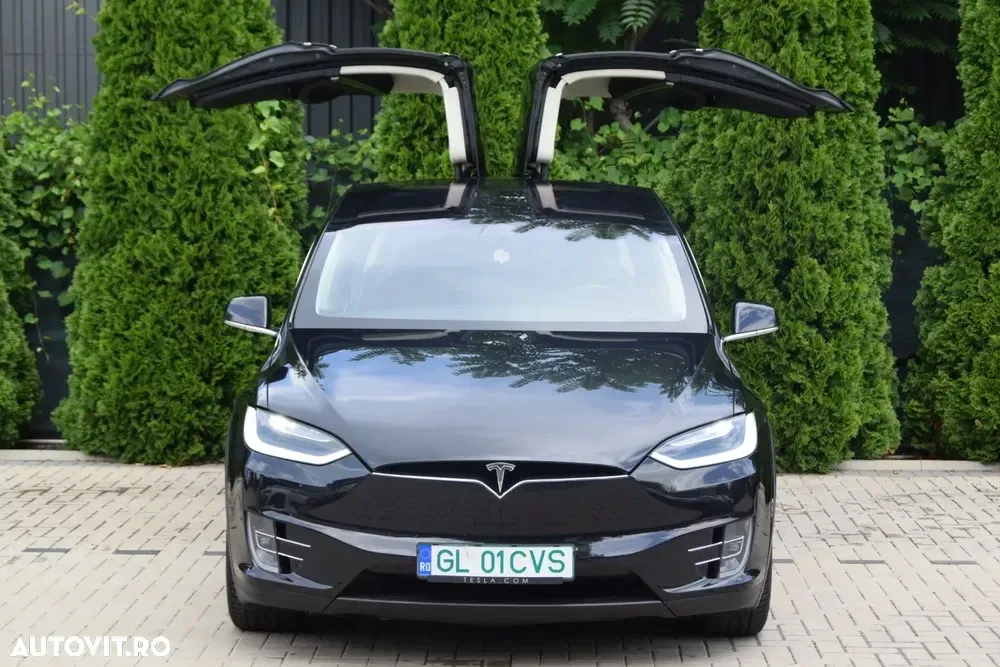 Tesla Model X — imagine 3