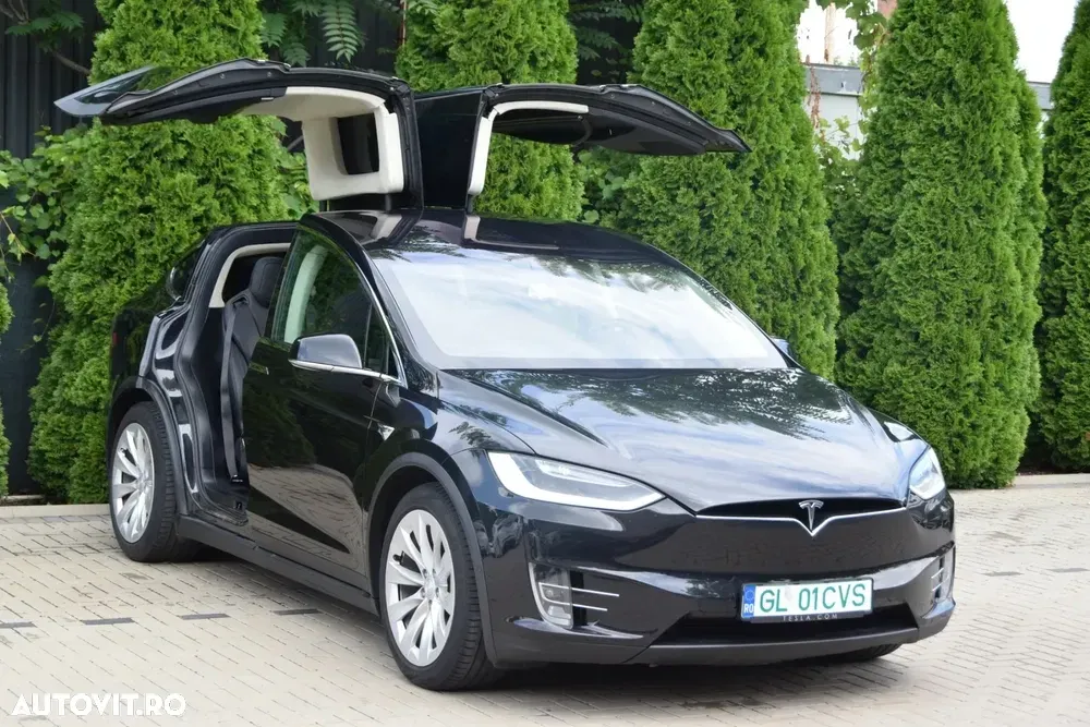 Tesla Model X — imagine 2