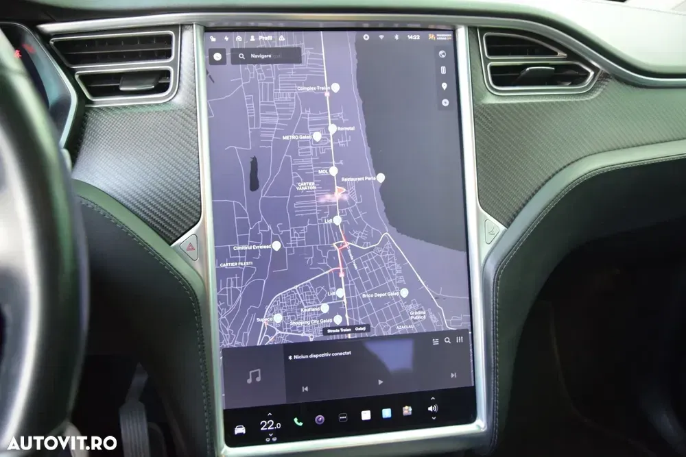 Tesla Model X — imagine 4