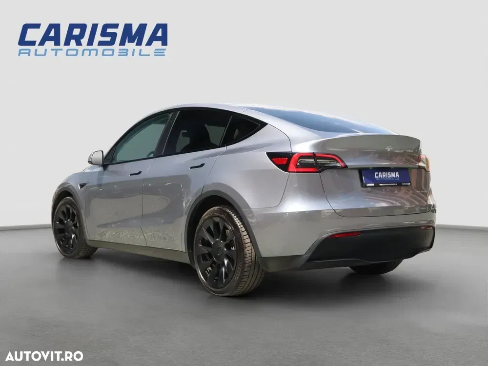 Tesla Model Y Long Range Dual Motor AWD — imagine 4