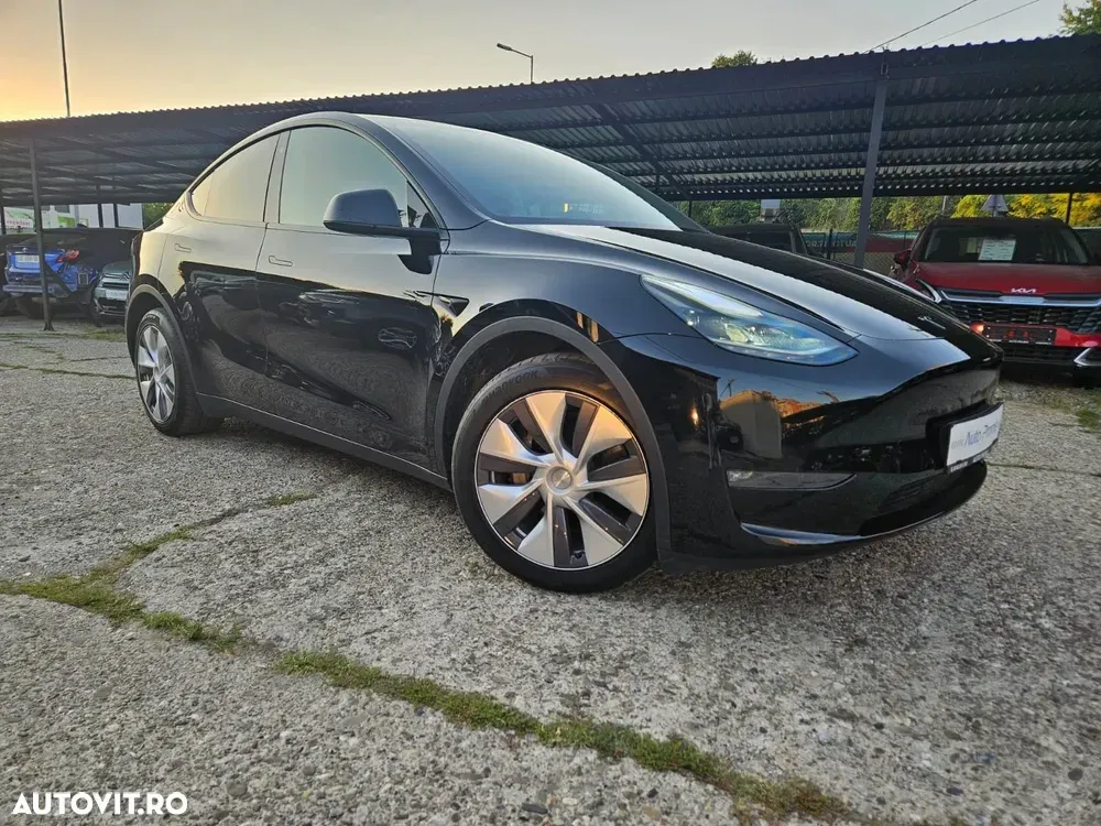 Tesla Model Y — imagine 3