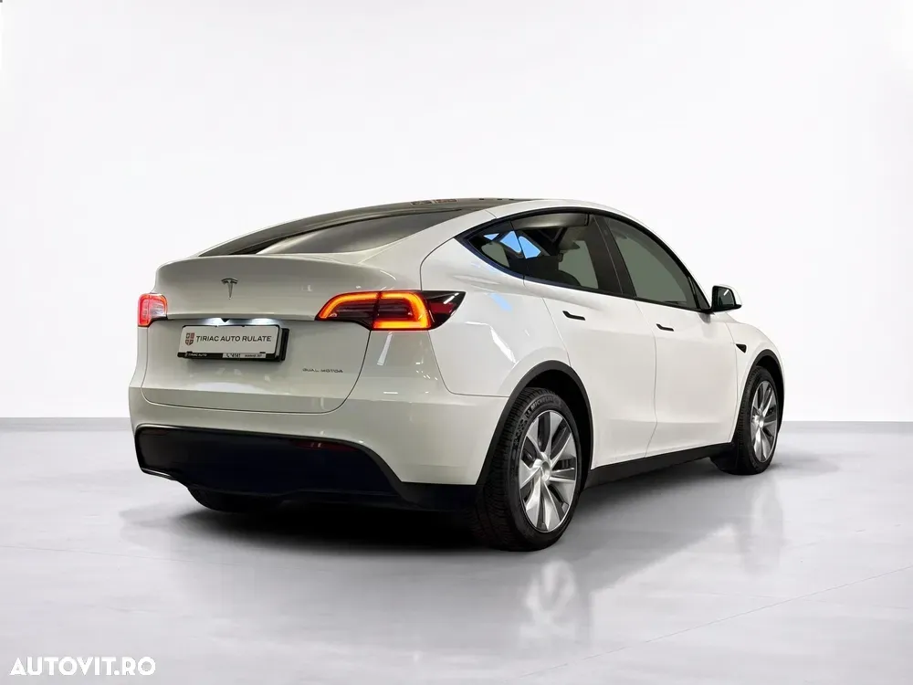 Tesla Model Y Long Range Dual Motor AWD — imagine 5