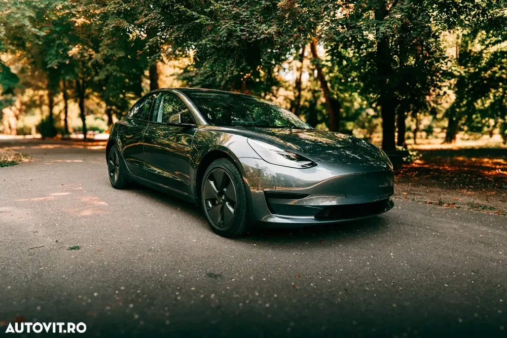 Tesla Model 3 — imagine 2