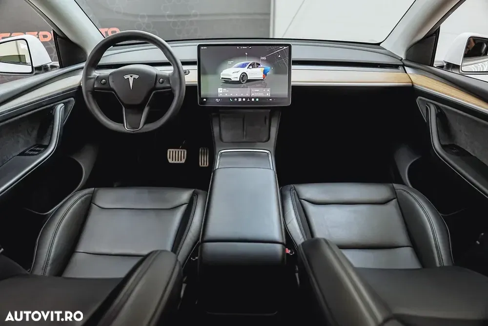 Tesla Model Y — imagine 3