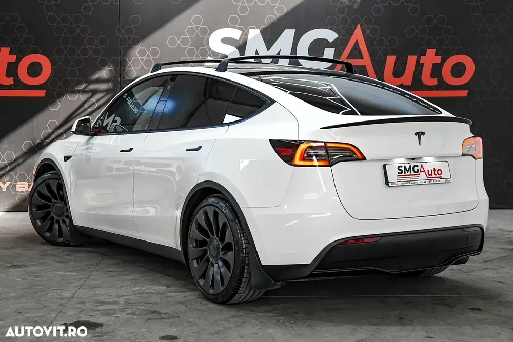 Tesla Model Y — imagine 6