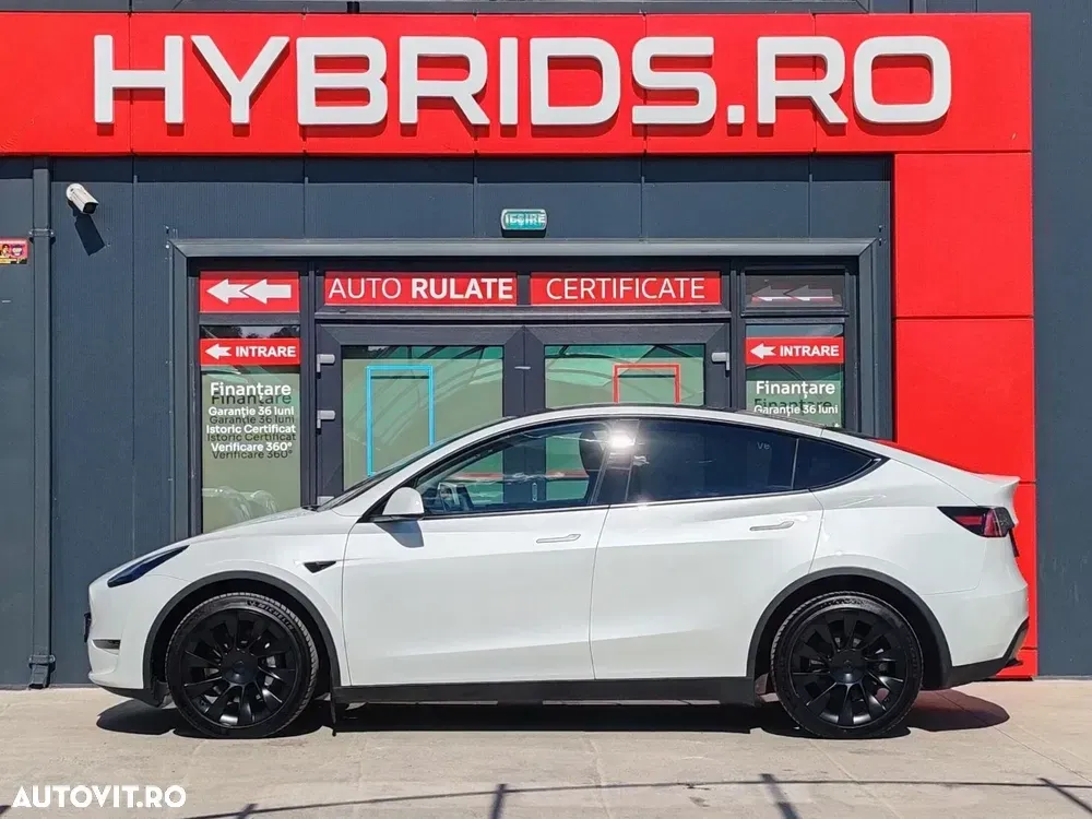 Tesla Model Y — imagine 3