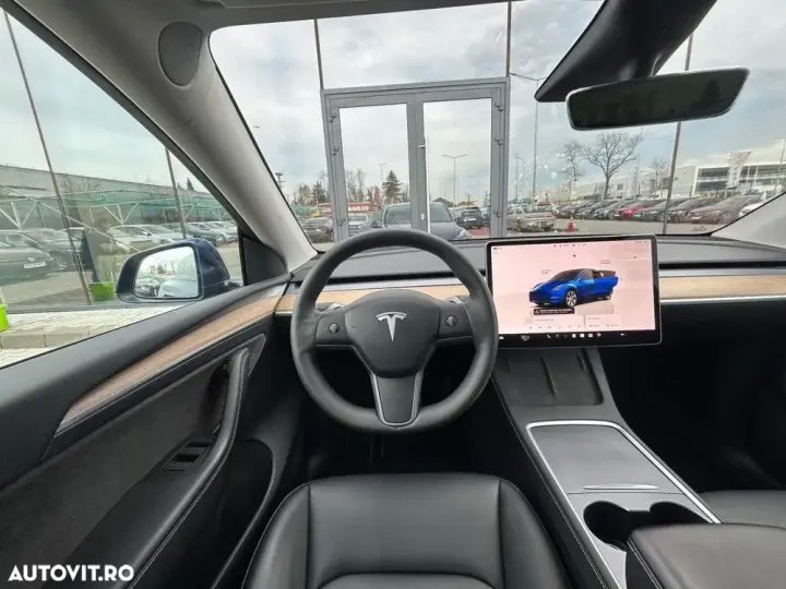 Tesla Model Y Long Range Dual Motor AWD