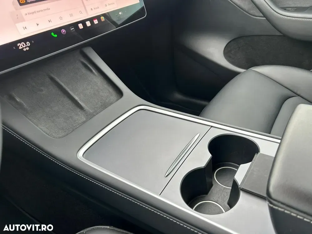 Tesla Model Y Long Range Dual Motor AWD — imagine 5