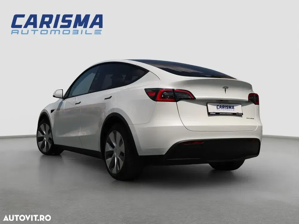 Tesla Model Y — imagine 3