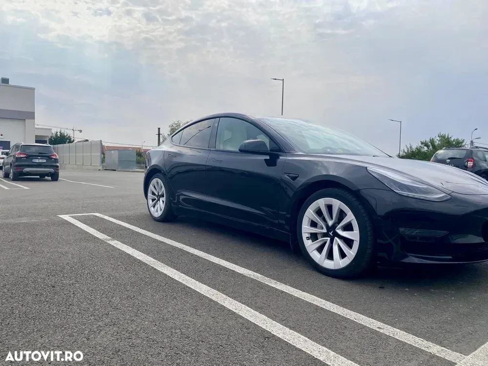 Tesla Model 3 — imagine 6