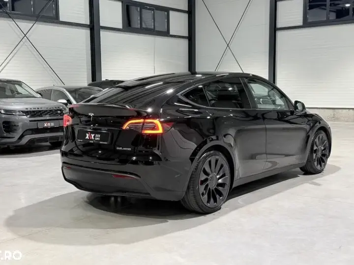 Tesla Model Y Performance Dual Motor AWD